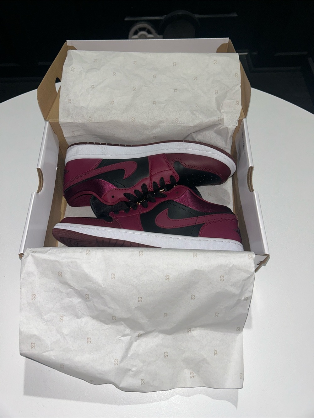 Jordan 1 Low “Dark Beetroot Black” Women’s Size 10.5 - Picture 9 of 12